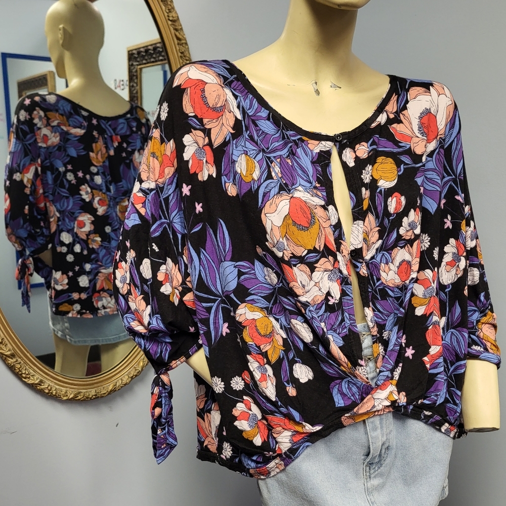 Free People Keepin' On floral top Large Floral Sexy Boho Summer